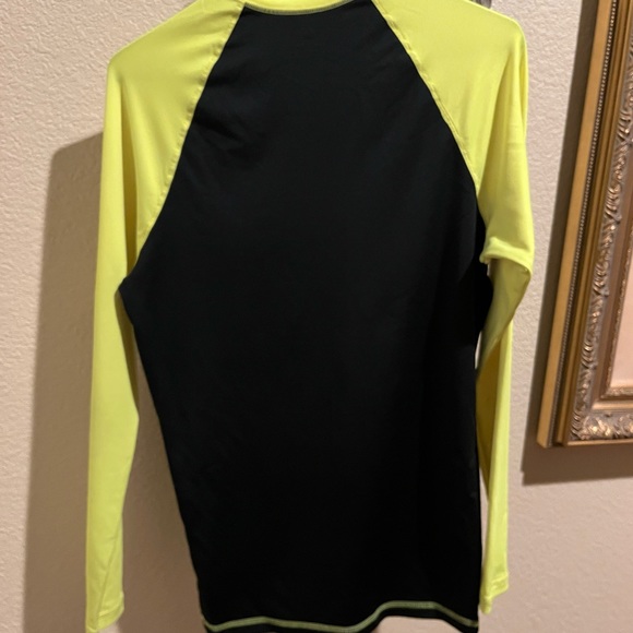 Quicksilver Surfing Activewear Long Sleeve Top black and neon green size small - Picture 4 of 4